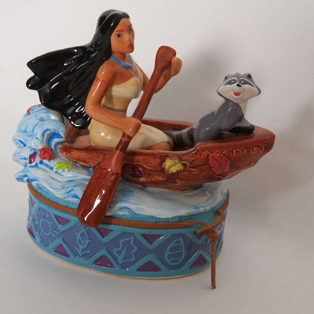 RARE & VINTAGE - Pocahontas & Meeko in Canoe Music Box